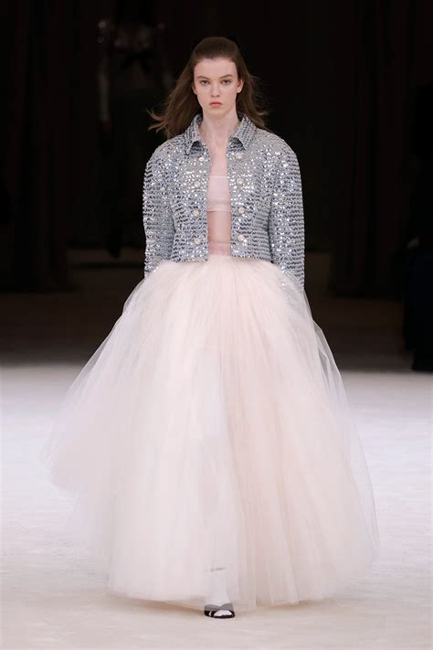 Sfilata Chanel Haute Couture primavera estate 2024, blazer e 